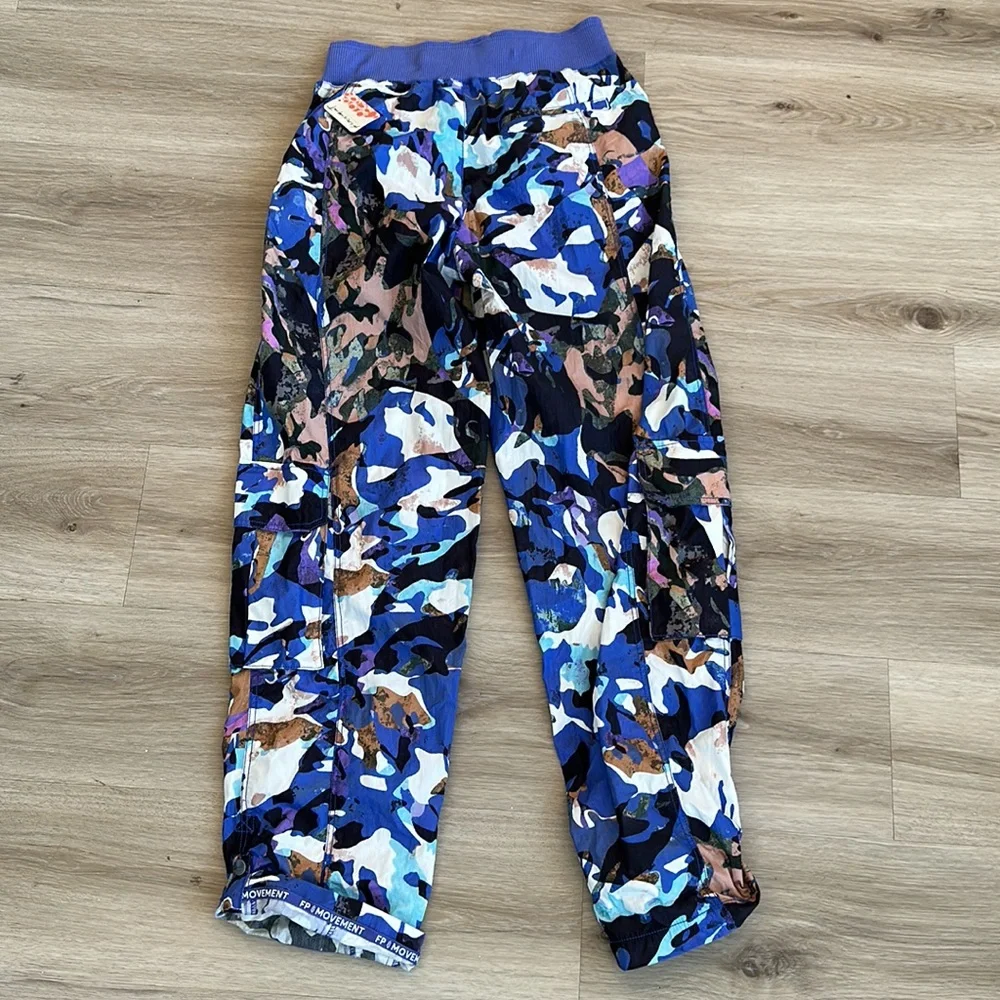 Free people movement Mesmerize Me Printed Pants woman’s size small and medium - Picture 10 of 10